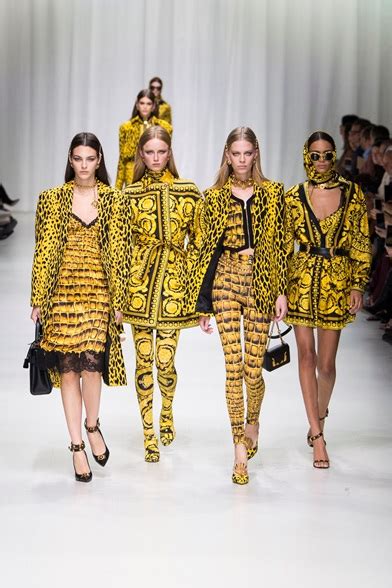 versace sfilata gennaio 2018|donatella versace fashion.